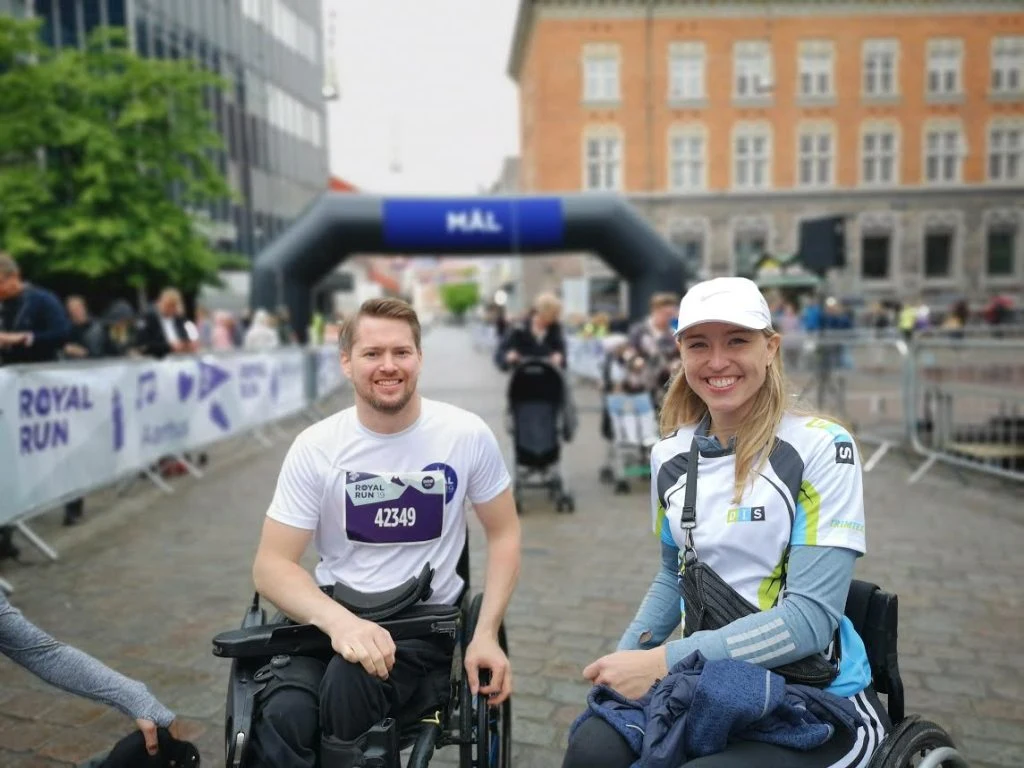 Kunstigt skelet gjorde rygmarvsskadede Sofie og Morten i stand til at gennemføre Royal Run