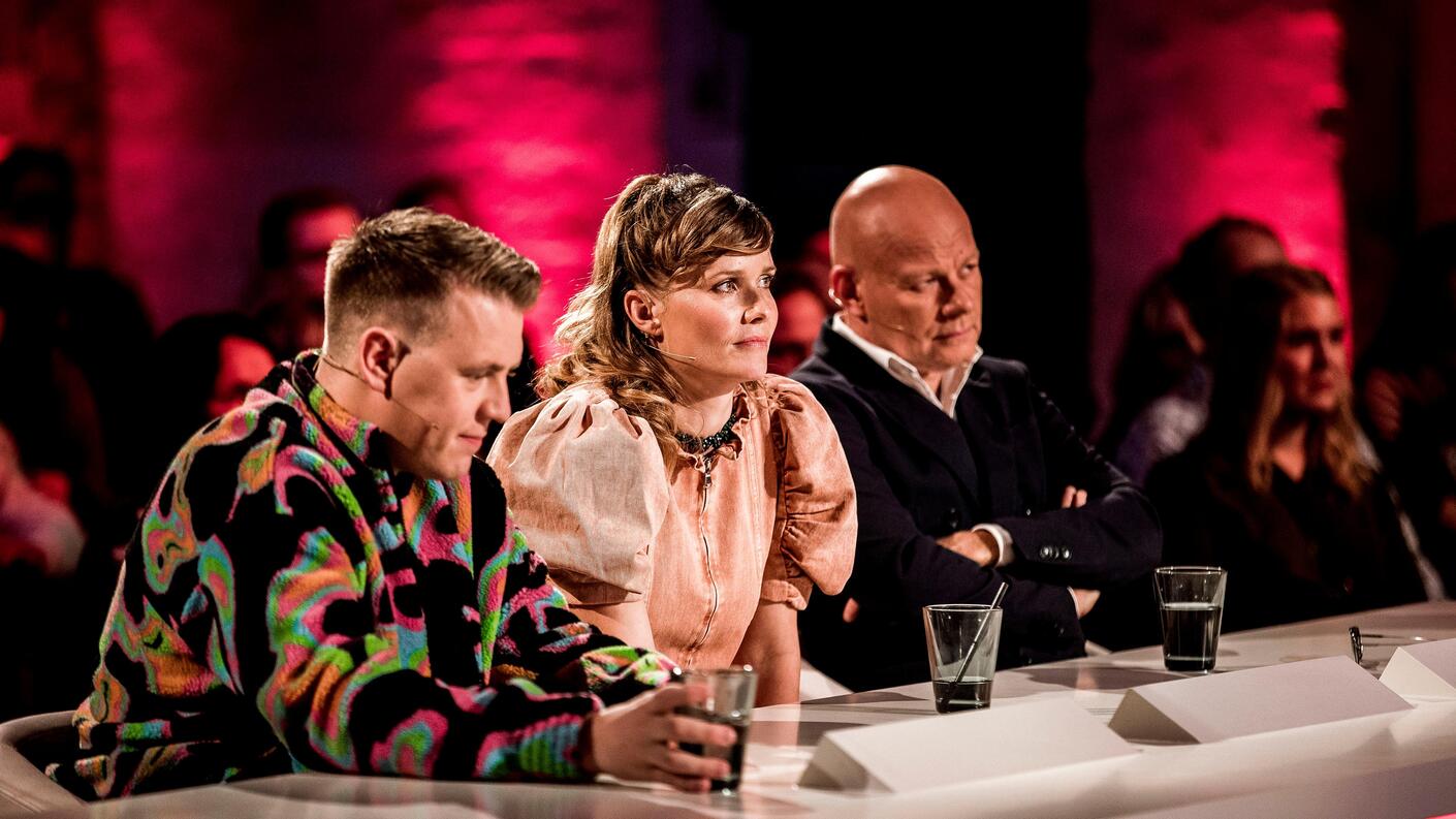 Oh Land melder ud: Det gør ondt